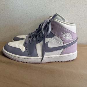 Air Jordan 1 Mid Indigo Haze Doll Women’s Size 8.5 Retro Basketball Collector